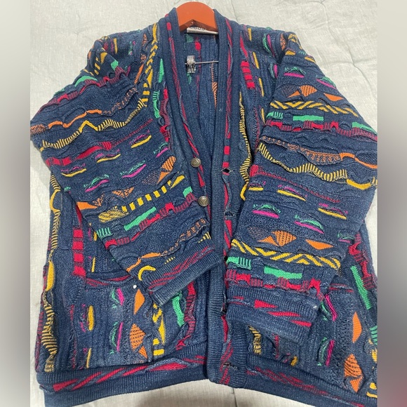 Coogi cardigan size medium. Unisex - Picture 2 of 2